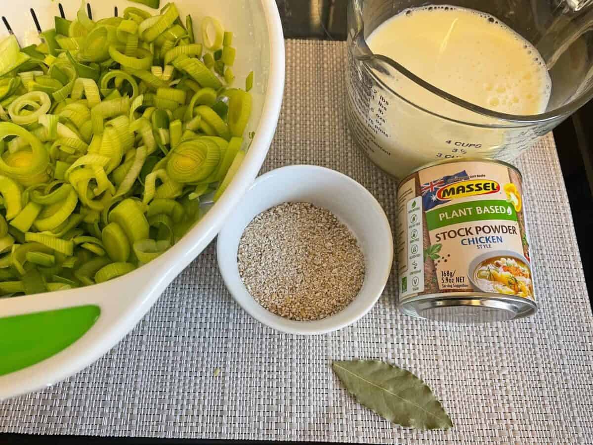 Ingredients for leek oatmeal broth.