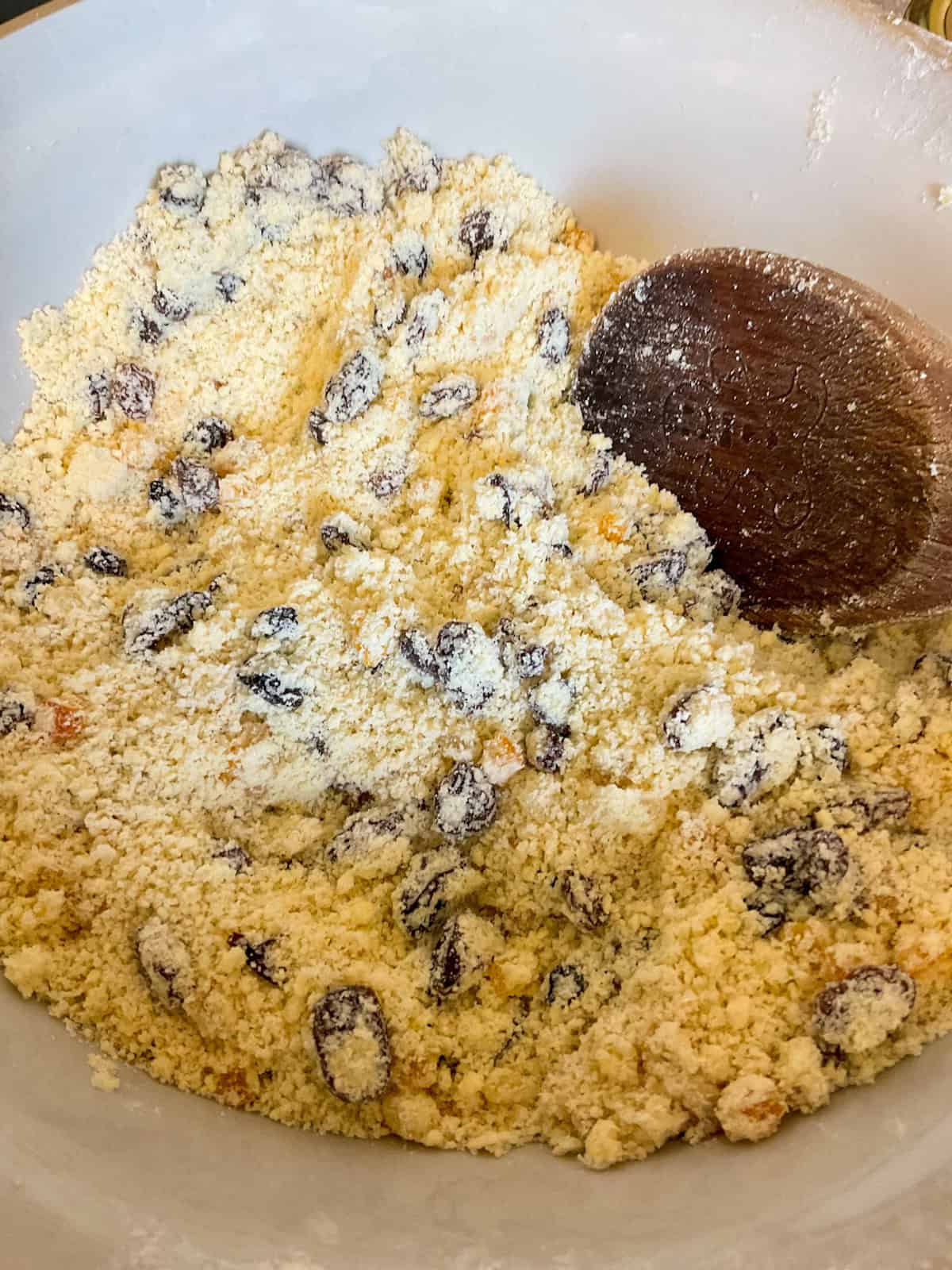 Dry ingredients mixed in bowl.