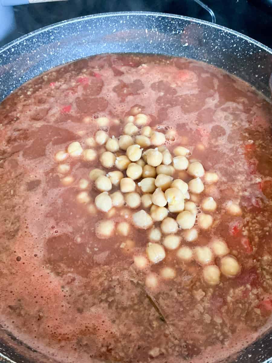 Chickpeas added to Beanfeast Bolognese half way through cooking.